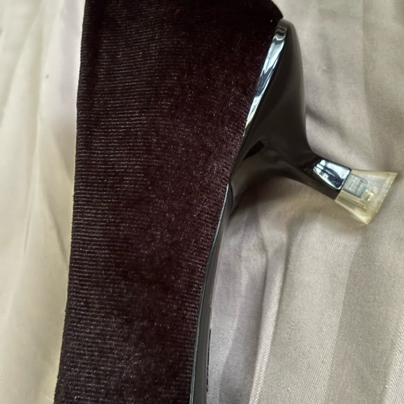 Black Velvet kitten heels never worn . Excellent condition. Size 39 - Picture 11 of 13